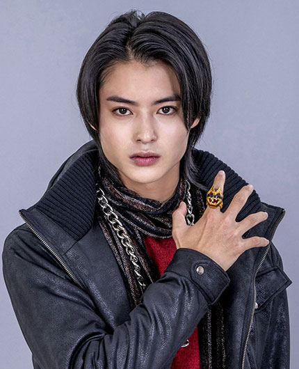 冬野心央 遠野吠 ゴジュウウルフ役